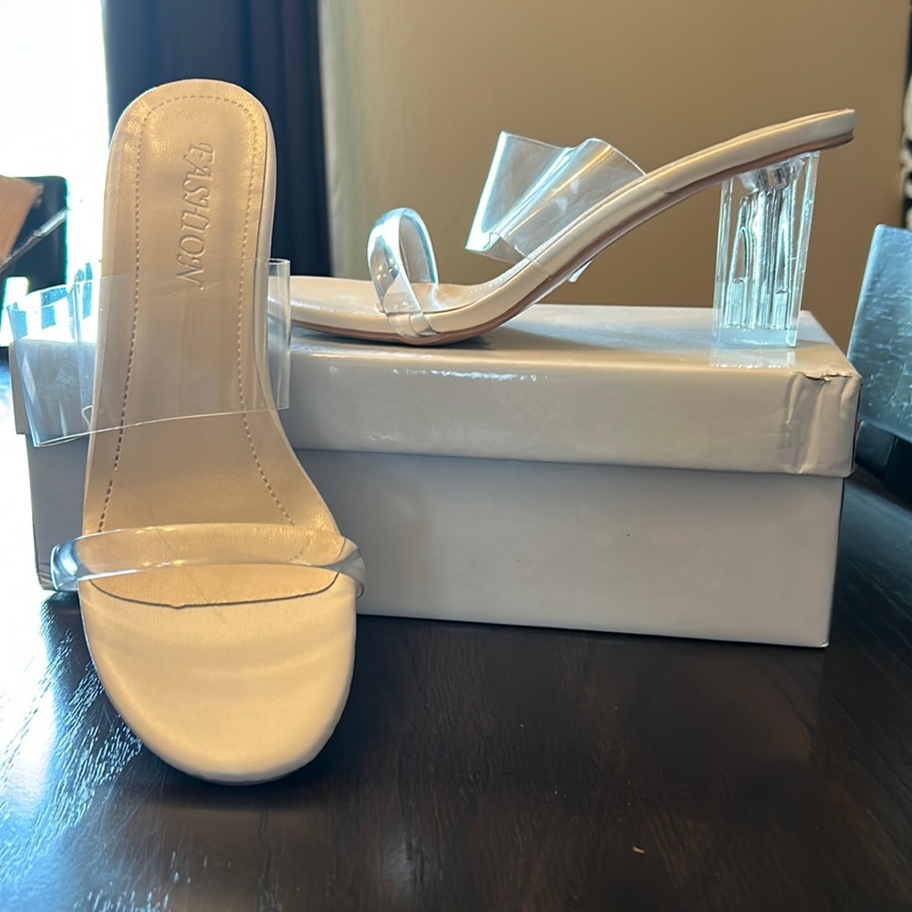 New never worn clear heels 💕